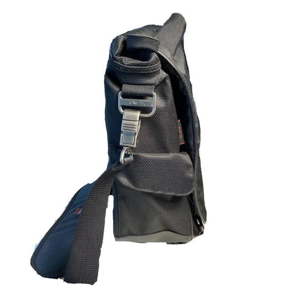 Tumi T-TECH Classic 5506 Black Gray Nylon Messenger Shoulder Laptop Bag - Picture 4 of 7
